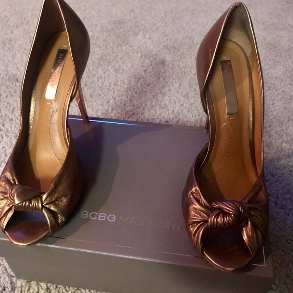 BCBG gold Heels